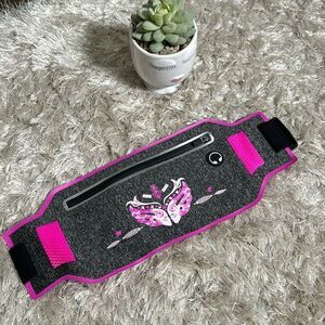 NWOT Ford Warriors in Pink Elastic Belt Bag